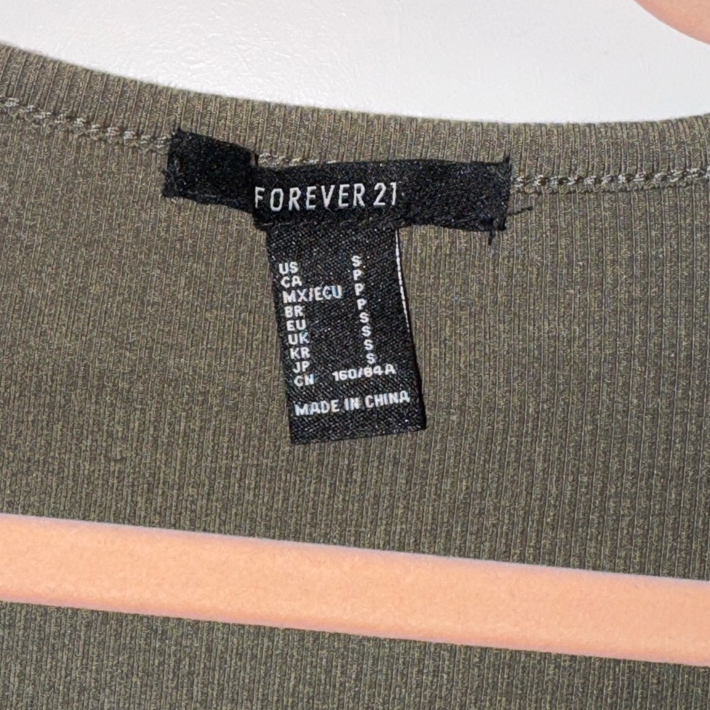 Forever 21 Ribbed Olive Button-Up Top - Picture 3 of 3